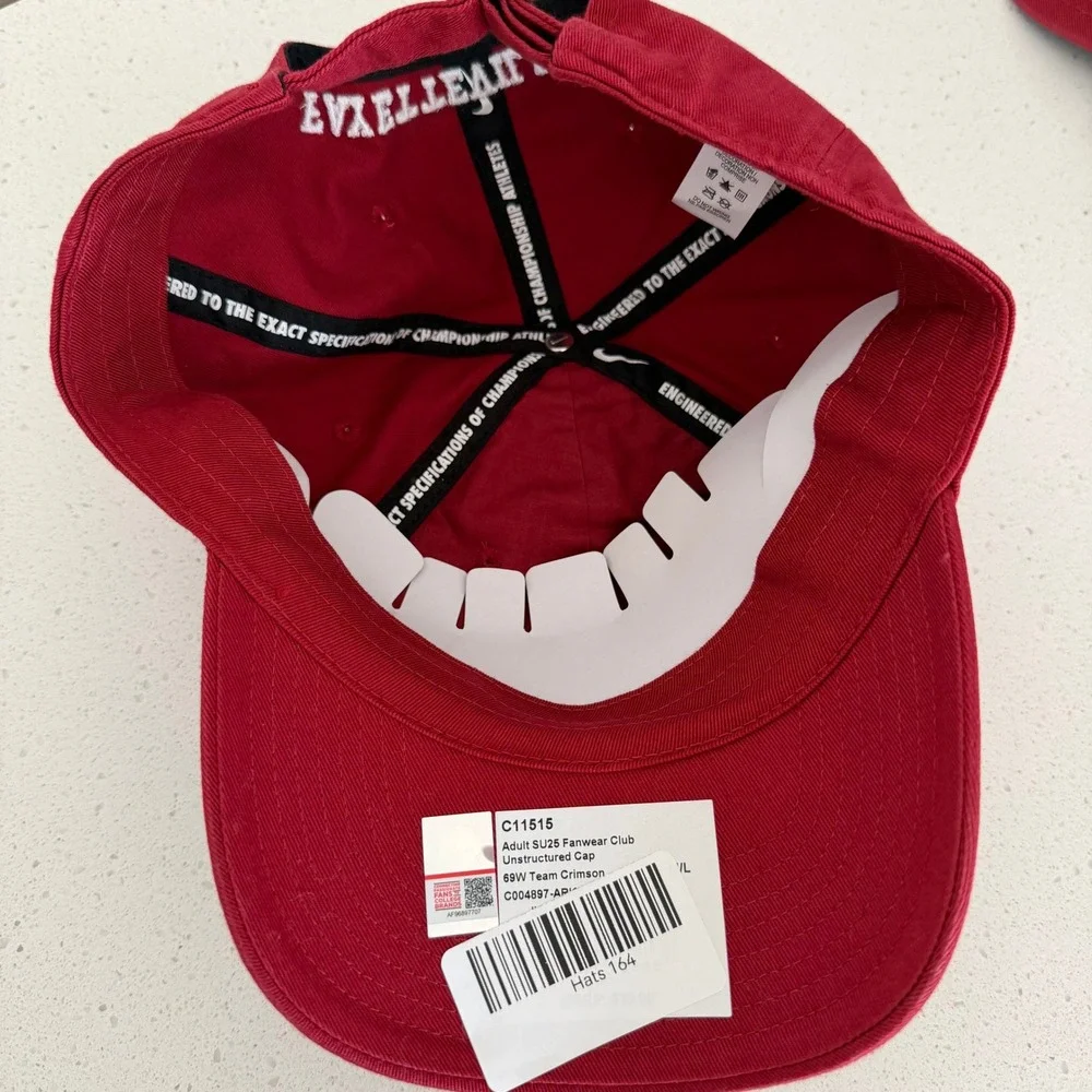 Nike Arkansas Razorbacks Club Cap Red M/L Unstructured‎ Hat NEW